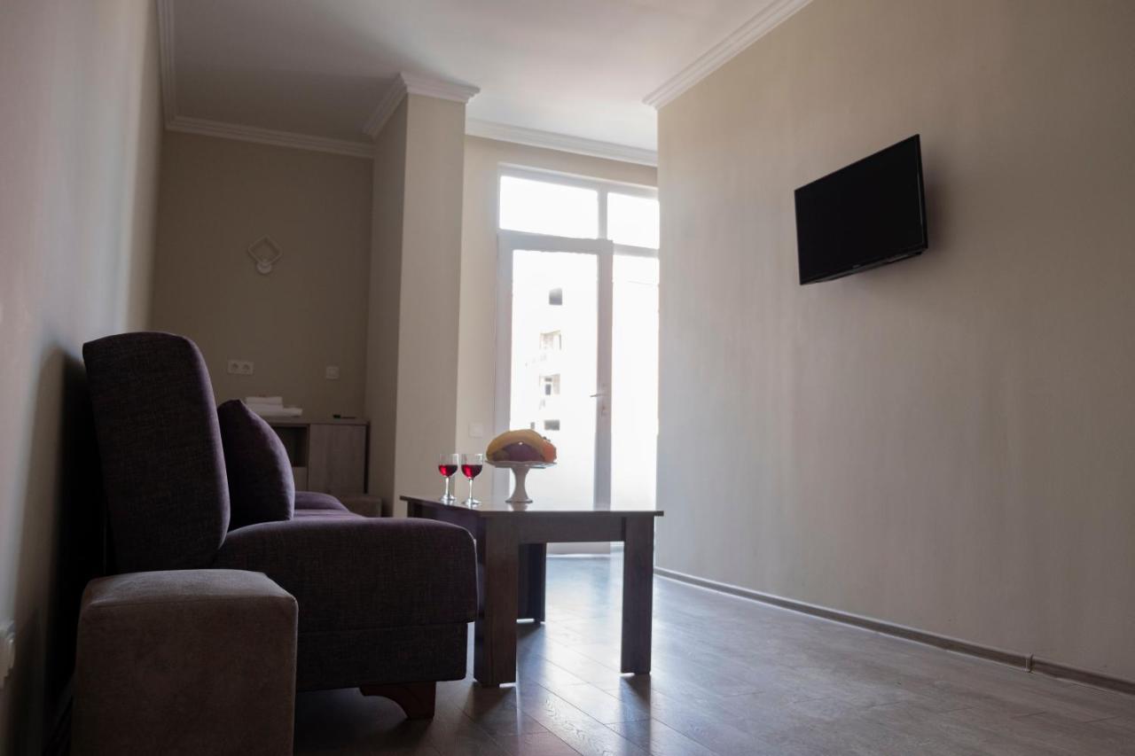 Art Hotel Batumi Exterior photo
